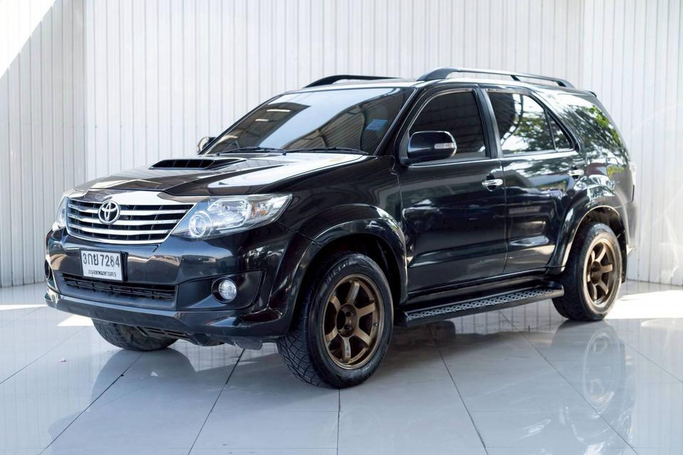TOYOTA FORTUNER 2.5 V
