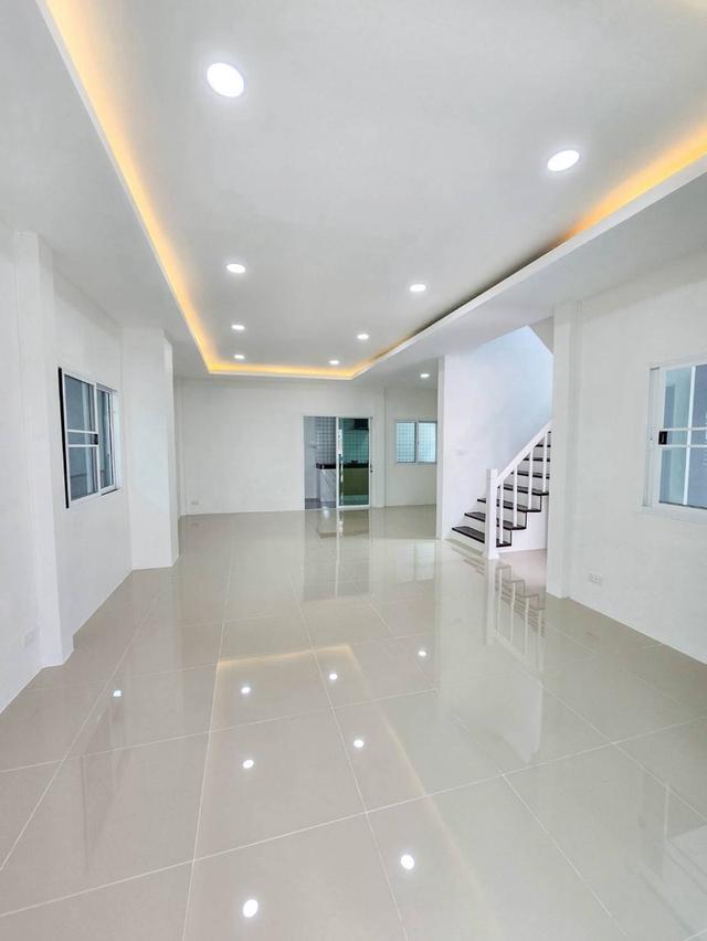 หมู่บ้านบุรีรมย์ คู้บอน 41บ้านแฝด รีโนเวทเนื้อที่ 37 ตร.ว.ทำเลคนตามหา 9