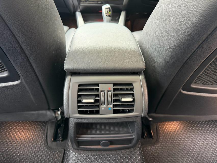 BMW X4 M Sport SUV ดีเซล 2.0 ขับ 4 หลังคา Sunroof รถศูนย์ ประวัติครบ รูปที่ 13