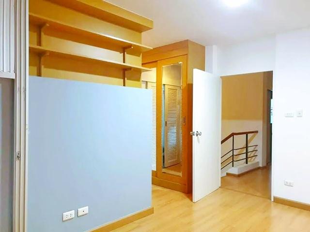 ตลาดใจโต300ม. ตลาดเคหะบางพลี ให้เช่าบ้าน 2ชั้น หรูหรา 36 ตร.วา. รร.เกวลินวิทยา 1.8 กม. พร้อมเฟอร์ฯครบ ทำเลดี 3นอน รพ.จุฬ 3