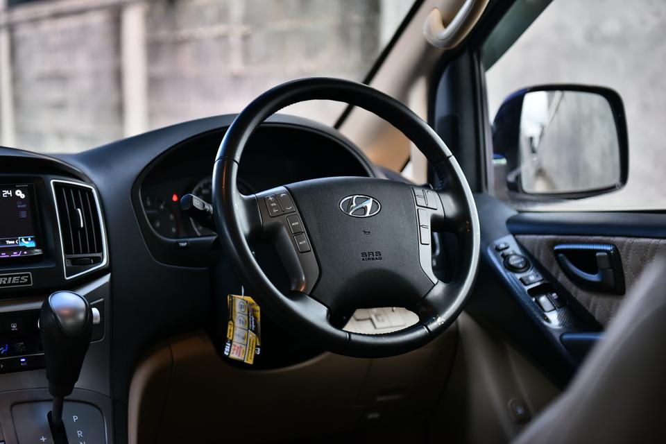 🎊"FULL OPTION HYUNDAI H1 รุ่นพิเศษ BLACK SERIES ทะเบียนคืน"🎊 รูปที่ 6