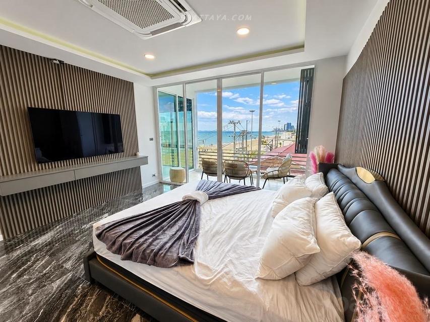 For Rent 200sqm — Luxury Beachfront Condo at Musselana Jomtien condo on Jomtien Beach with direct beach access. Just 0 steps to the sea 13