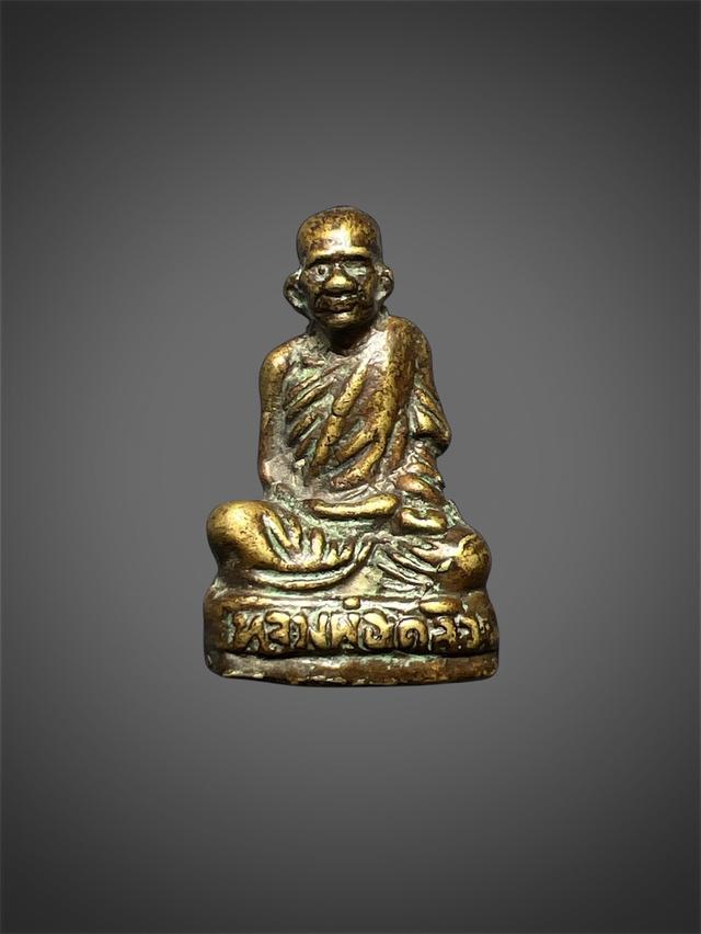 รูปหล่อหลวงพ่อเคลือบ วัดหนองกระดี่ จ.อุทัยธานี