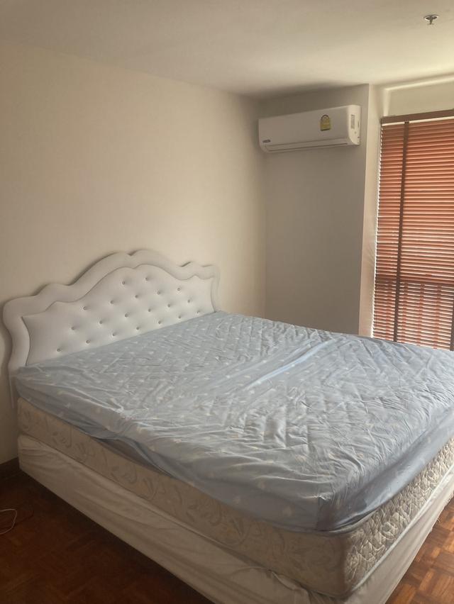 Furnished room for rent on Sathorn Road at Silom Suite Condo opposite the AiA Sathorn Tower very close to BTS St.Louis 1