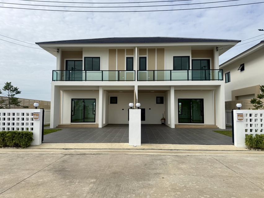 บ้านแฝดพื้นที่ใหญ่ 42.5 ตร.ว. ใกล้เซ็นทรัล–โรจนะ ราคาพิเศษ 2.79 ลบ.* 8