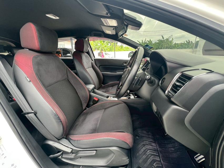ปี 2023 Honda City 1.5 e:HEV RS Hatchback  18