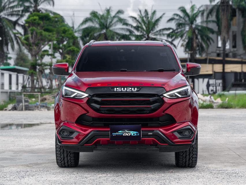 Isuzu MU-X 3.0 Ultimate 2WD 2023 สีแดง รุ่นท็อป 2WD รถเดิมๆจากโรงงาน รูปย่อยที่ 2