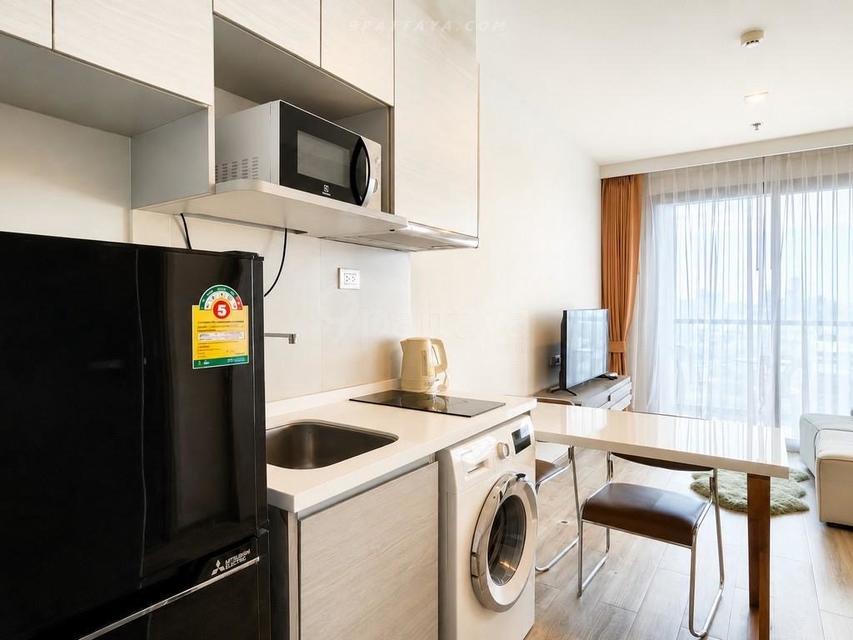 For Rent — Sea View Condo at AERAS Beachfront JomtienSea view condo for rent at AERAS Beachfront Jomtien, located directly by Jomtien Beac. High-floor 9