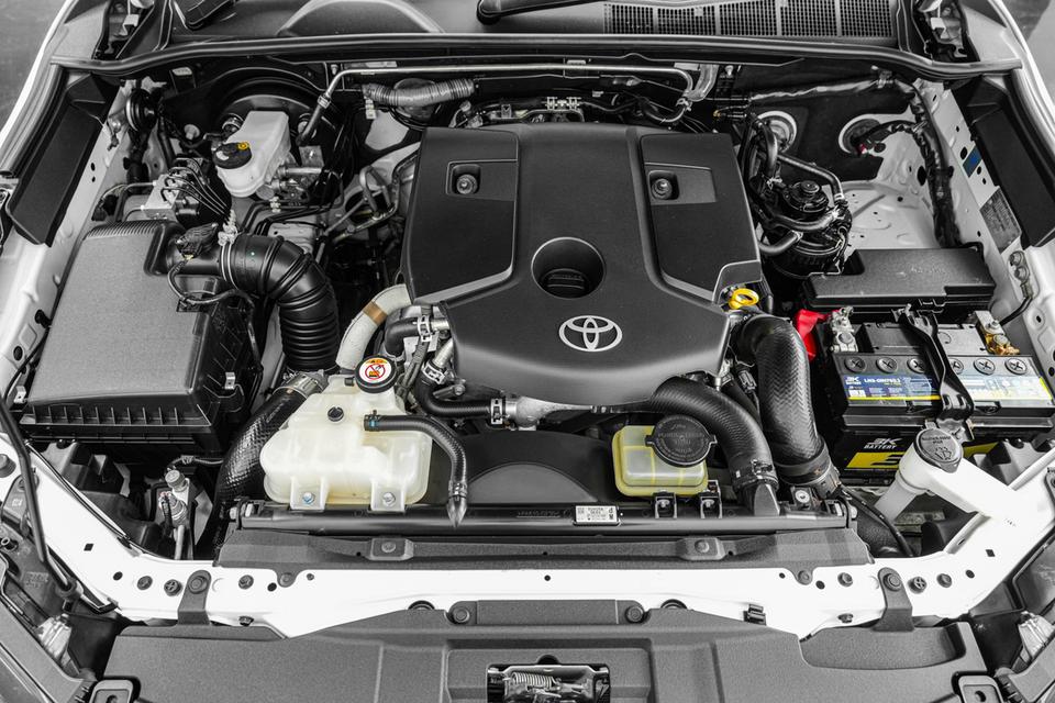 2020 TOYOTA FORTUNER 2.8 LEGENDER BLACK TOP 2WD SUV สีขาว-ดำ เลขไมล์ 80168 กม. 20