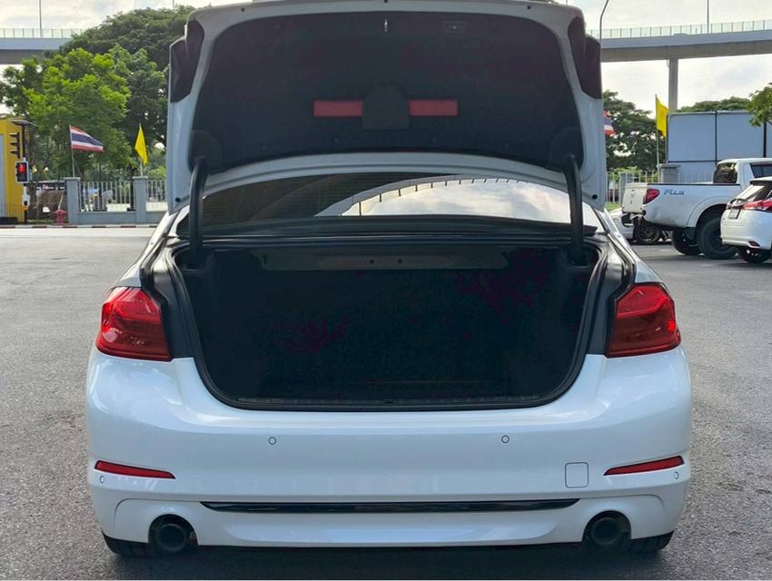 รถเข้าใหม่! BMW 520d Sport ปี 2017 (จด 2018) สีขาว 18