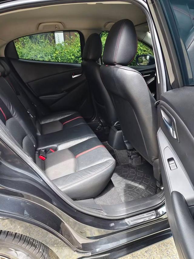 📢Mazda 2 Skyactiv ปี 2015 จด 2016📢เครื่อง 1.5 ดีเชล XD High Plus ตัวท็อป📢รถบ้านสวยๆ พร้อมใช้ ประหยัดมาก📢 Full Option ยางมิชลิน 4 เส้น รูปที่ 12