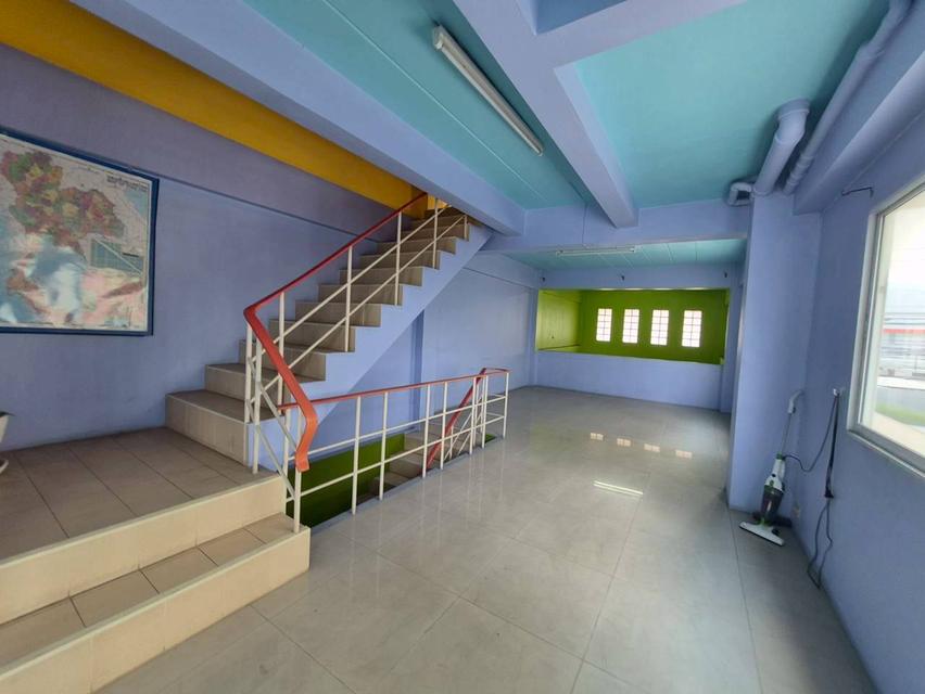 อาคารพาณิชย์ 3 ชั้น ครึ่ง ที่ดิน 56.2 ตารางวา ตึกแฝด (ใกล้นิคมปิ่นทอง1) อ.ศรีราชา จ.ชลบุรี 6