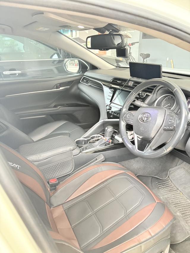 Toyota Camry 6
