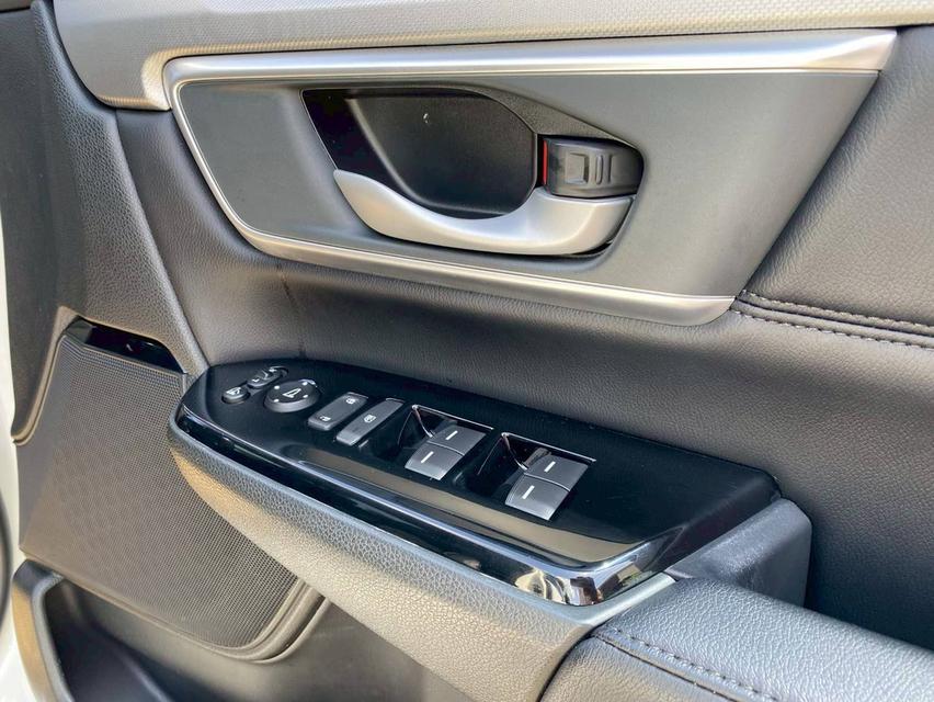 HONDA CR-V 2.4 E  7ที่นั่ง ปี2018 สีขาว 14