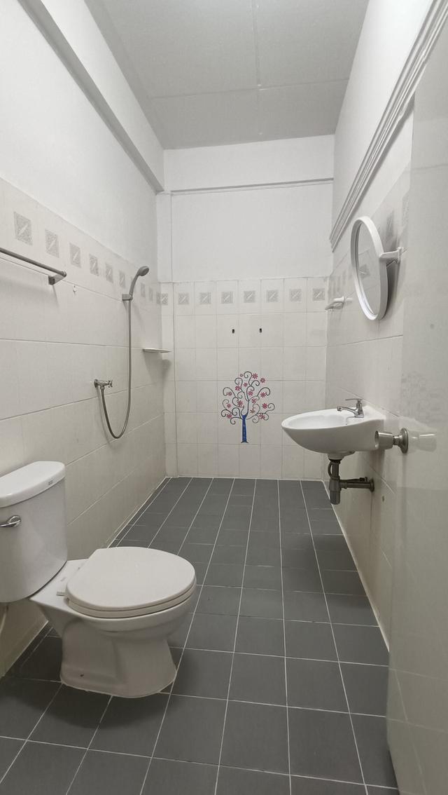 ทาวน์เฮ้าส์ 3 ชั้น 4 ห้องนอน 4 ห้องน้ำ 10