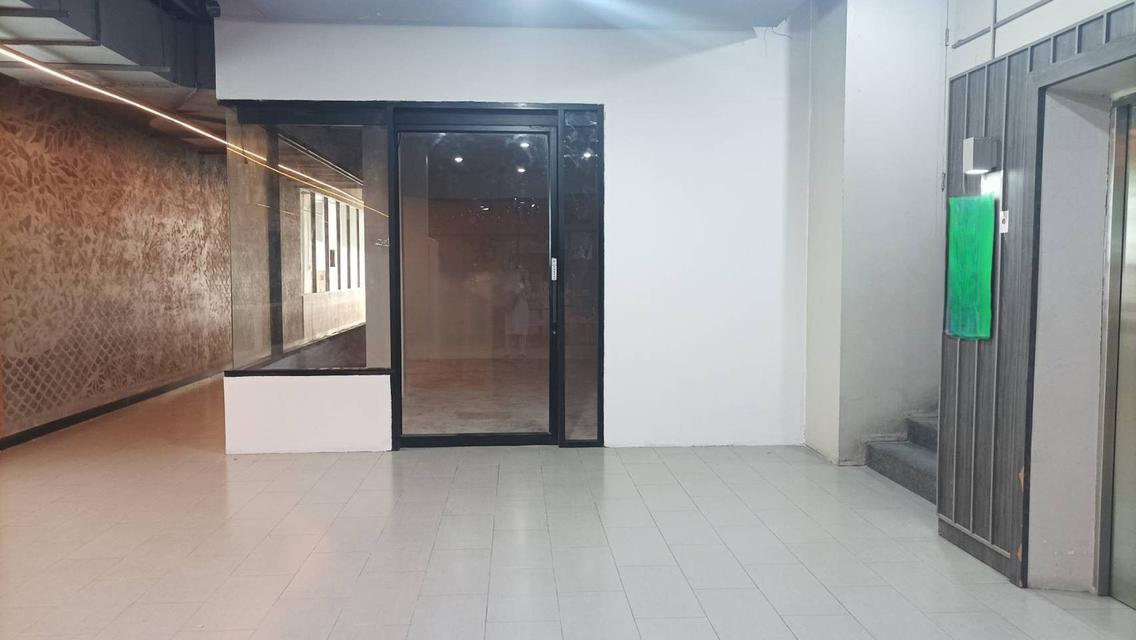 ให้เช่าพื้นที่ สุขุมวิท BTS อโศก MRT เพชรบุรี วัฒนา BRE25202