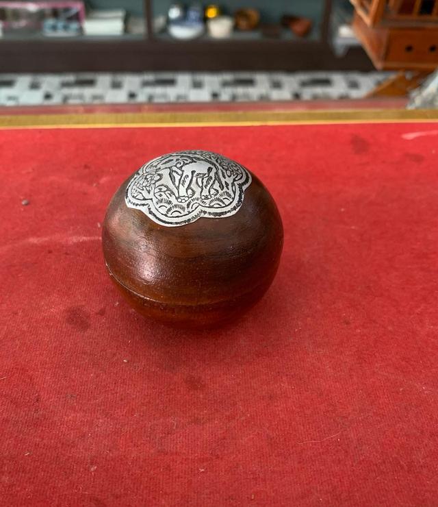 ผอบไม้ ประดับด้วยโลหะแกะสลัก 3