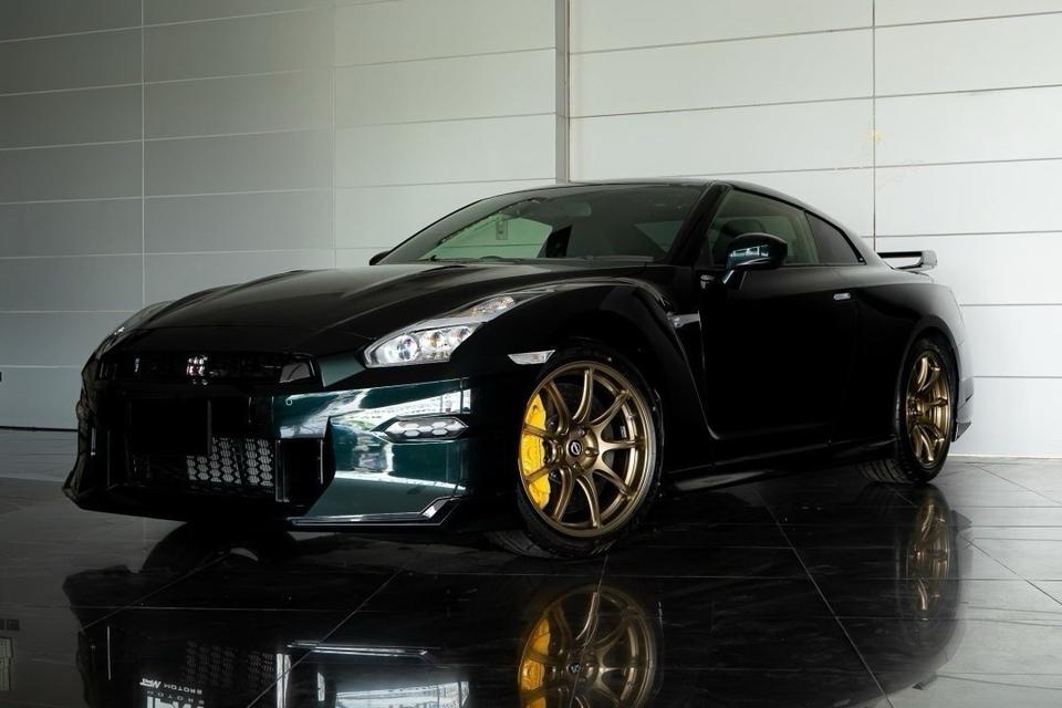 nissan GTR premium edition