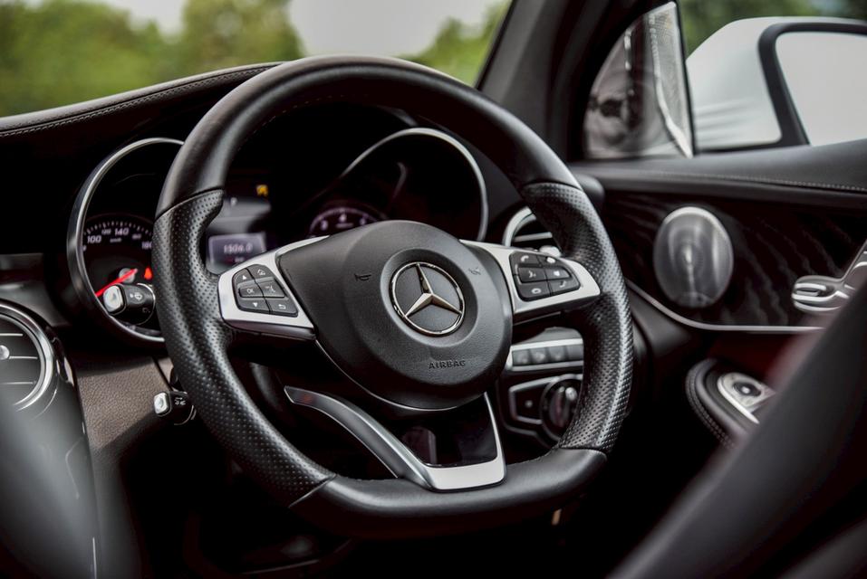 รหัสรถ CBL6117 Mercedes-Benz GLC250 4Matic Coupe 2.0 AMG AT 2019 14