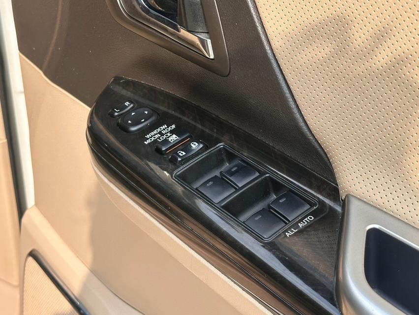 (แจ้งรหัสรถ NCT226).Toyota Alphard 2.5 Hybrid E-Four (Top) 2012 จด 2013 รูปที่ 11