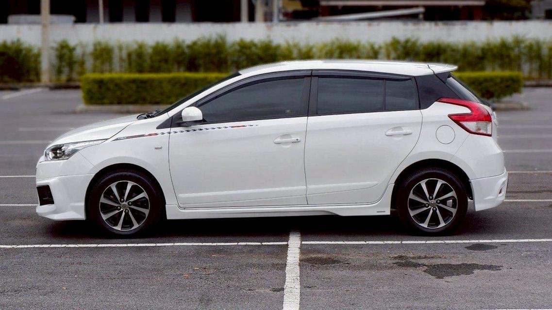 รหัสรถ QT5976 Toyota Yaris 1.2 TRD เกียร์ออโต้ สีขาว ปี 2015 3