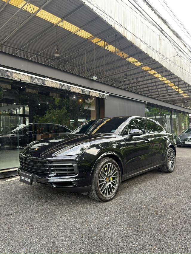 Porsche Cayenne E-HybridYear : 2022Mileage : 23,947 km