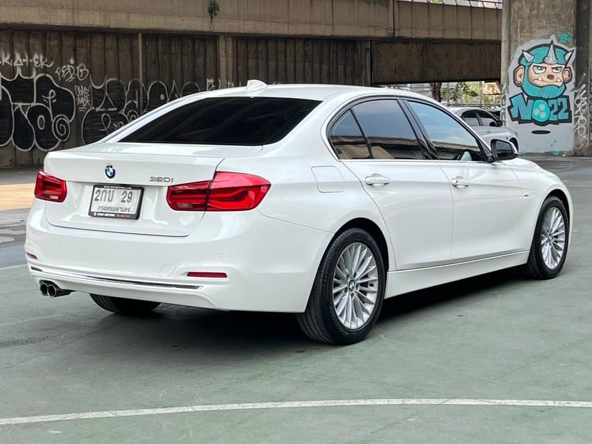 ขาย BMW 320i Luxury Lci ปี18 6