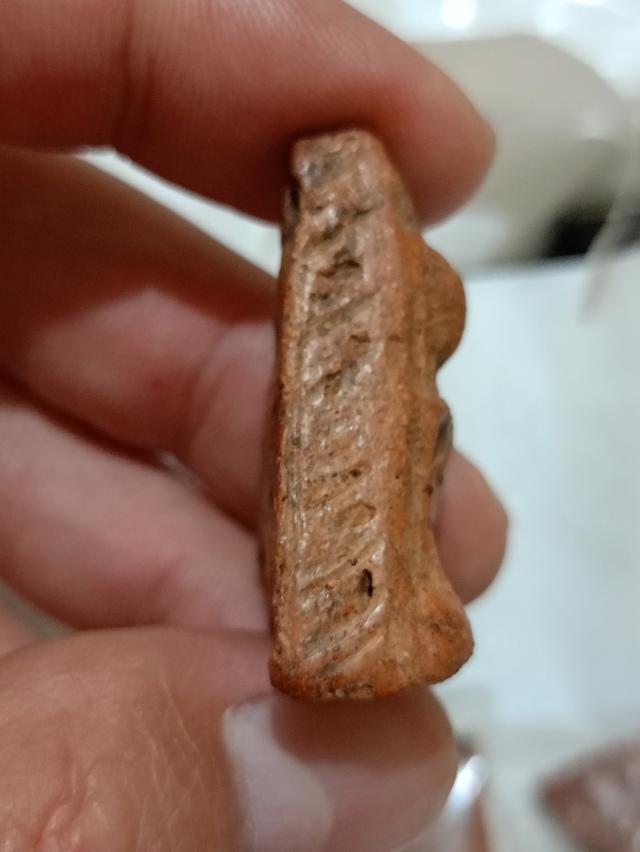 พระนางพญาสวยงามดูเนื้อดินแดง