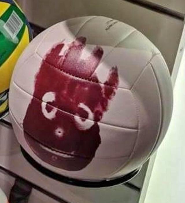 ลูกบอล Wilson Castaway มือ 2