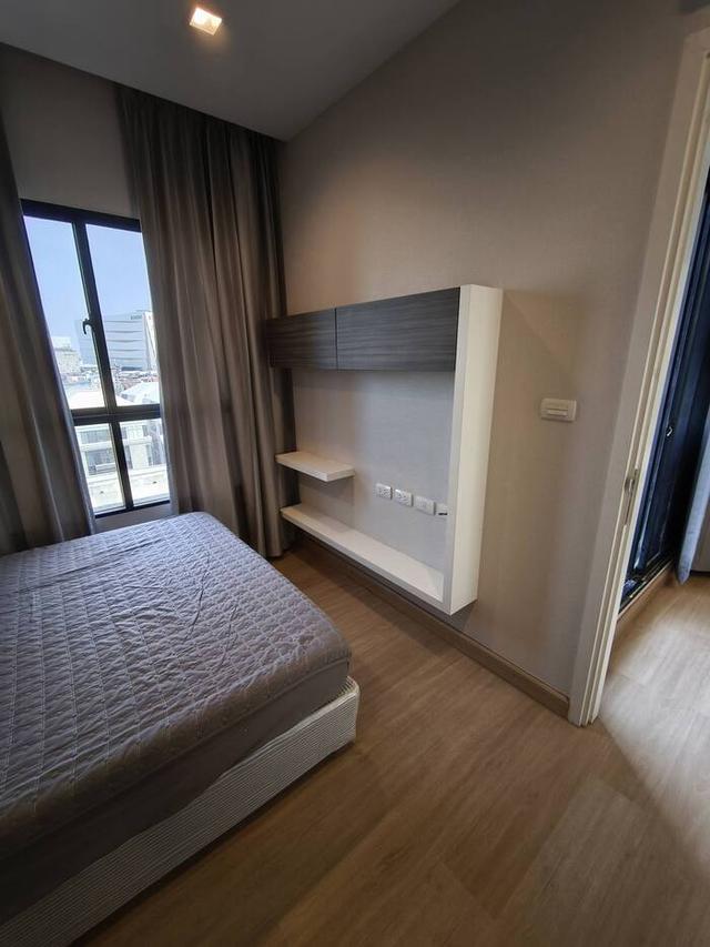 เช่าถูก 17,000 บาท ** 1 ห้องนอน ** รหัส 100011 ** Urbano Absolute Sathorn-Taksin ** ติดรถไฟฟ้า กรุงธน ** 088-398-3835 MR.BOAT 8