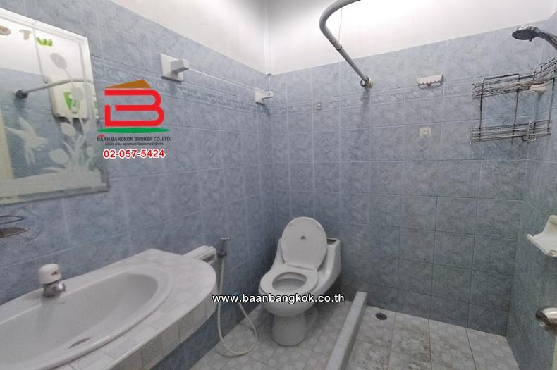 ทาวน์เฮาส์ เนื้อที่ 23 ตร.ว. หมู่บ้านพิธิพันธ์วิลล่า (ซอยพหลโยธิน 52 แยก 39) ใกล้BTSสะพานใหม่ ถนนพหลโยธิน แขวงคลองถนน เขตสายไหม 11