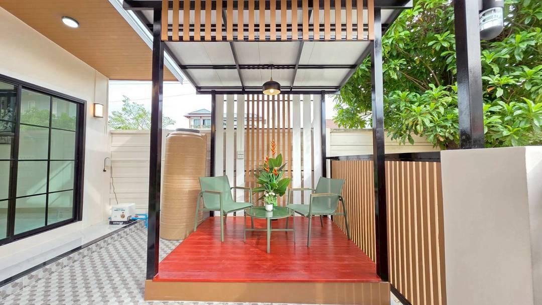 หมู่บ้านพฤกษาวิลล์33-ซอยวัดส้มเกลี้ยงทาวน์เฮาส์หลังมุม มีพื้นที่ด้านข้าง มีศาลาหน้าบ้านพักผ่อน ห้องนอนล่างมีห้องน้ำในตัว 4