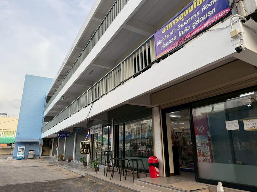 พื้นที่ร้านค้า ร้านอาหาร ห้องพัก ภายในอาคารอุดมโชค ซอยนวมินทร์ 74 แยก 1 เขตบึงกุ่ม 3