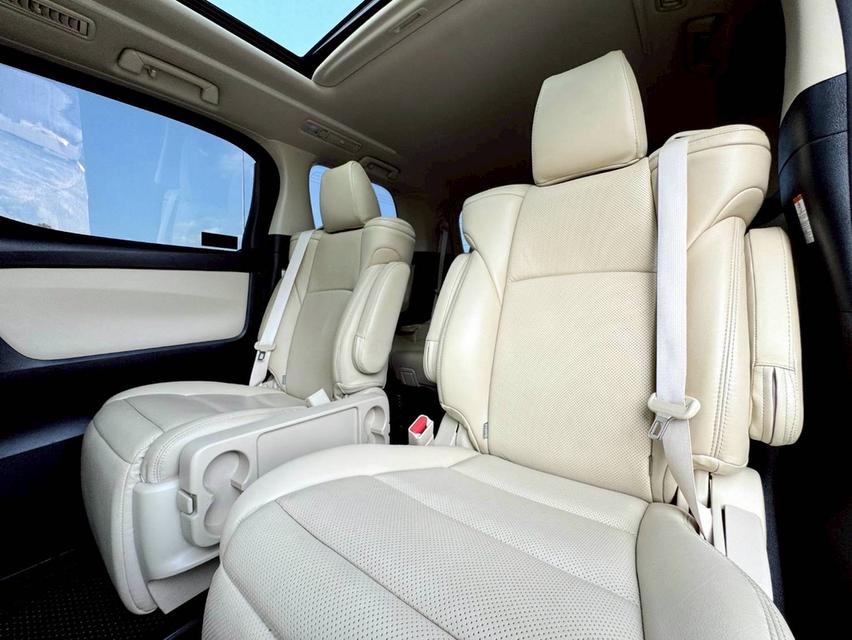 รหัสรถ PEAT3927 🚐🚙TOYOTA VELLFIRE HYBRID 20 14
