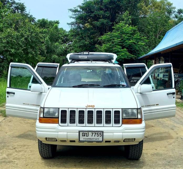  ขายรถ Jeep Grand Cherokee 4.0 สีขาว  3