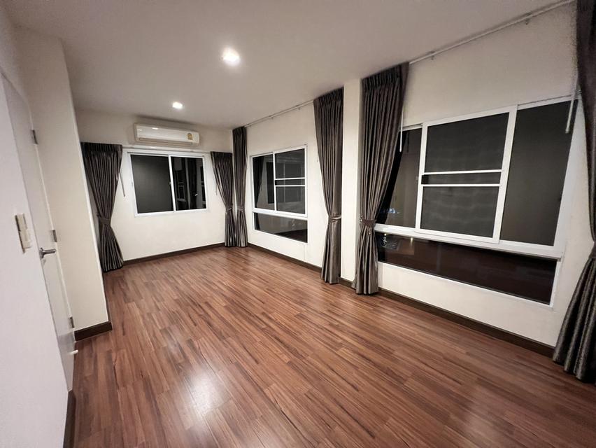 ขายบ้านเดี่ยว 3 ชั้น ตกแต่งพร้อมอยู่ 11