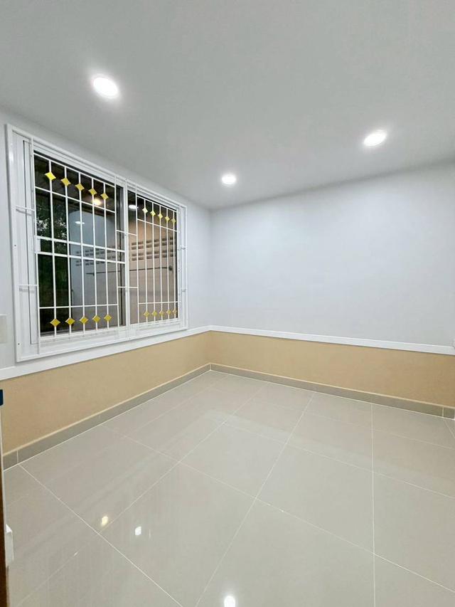 หมู่บ้านพฤกษา3  ถนนวัดลาดปลาดุก บางบัวทองทาวน์เฮาส์ชั้นเดียว ตกแต่งใหม่พร้อมอยู่ หน้ากว้าง6เมตร หน้าบ้านไม่ตรงใคร ซอยก่อนถึงตลาด 11