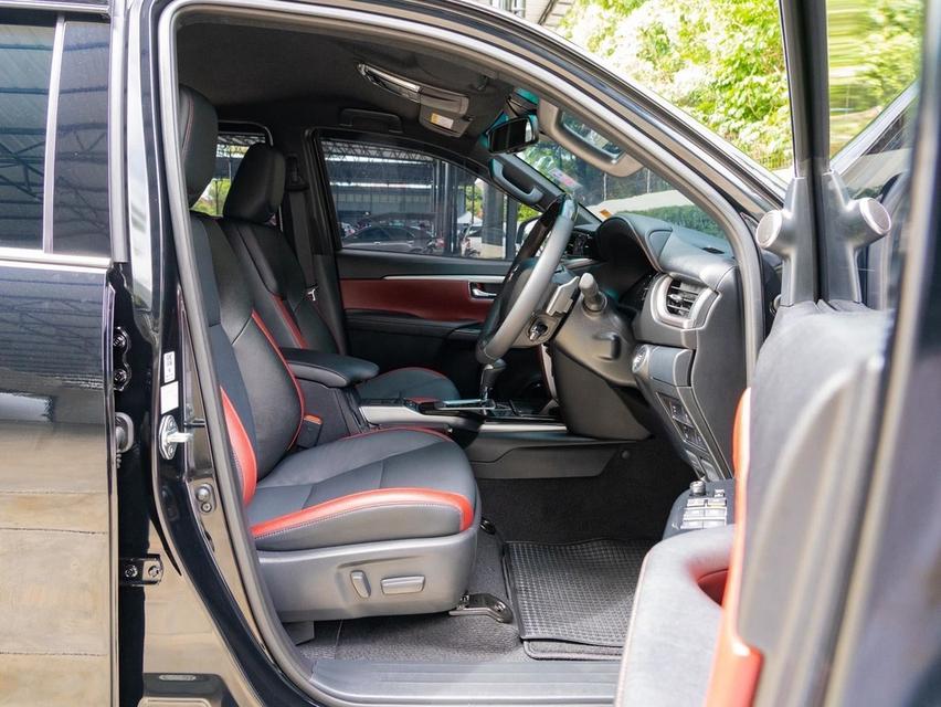 TOYOTA FORTUNER 2.4 LEGENDER BLACK TOP 2WD 2026Fortuner Legender Black Top หล่อสุด ทรงสปอร์ต ออฟชั่นเต็ม รูปที่ 14