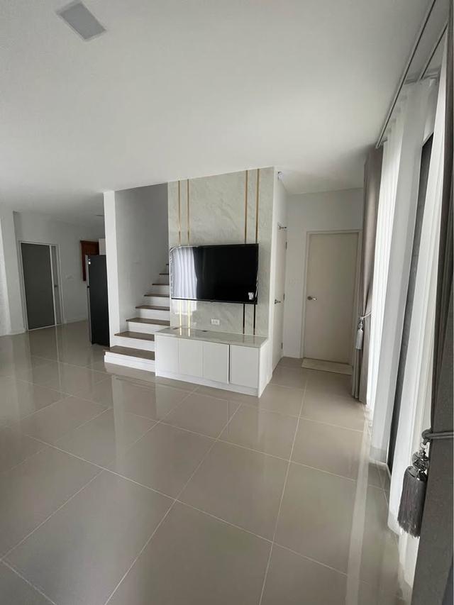 บ้านแฝดหรูให้เช่า ใกล้ Megaบางนา แอร์ทั้งหลัง เฟอร์ครบ เข้าอยู่ได้ทันที 3 ห้องนอน 3 ห้องน้ำ ที่ตั้ง บางนา สมุทรปราการ 2