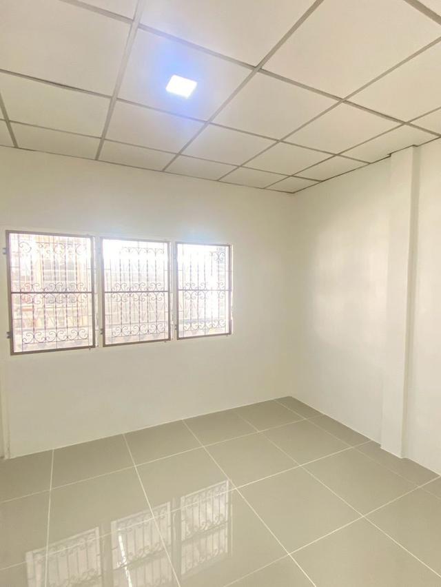 ขาย :ทาวน์เฮาส์ 2 ชั้น, เนื้อที่ 16 ตรว. หมู่บ้านเลิศอุบล วัชรพล ถนนร่วมมิตรพัฒนา แขวงท่าแร้ง เขตบางเขน จังหวัดกรุงเทพมหานคร ( 10