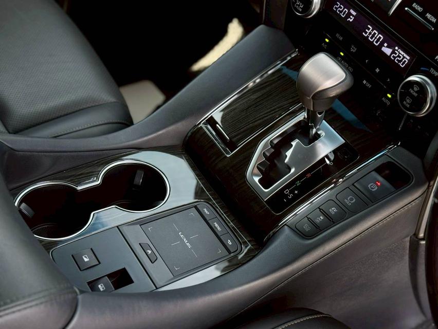 Lexus LM300h (Executive 4 Seats) 2020 รถสวยใช้น้อย ใหม่มากๆ #ถูกกว่าป้ายแดงตั้งครึ่งเลย 9
