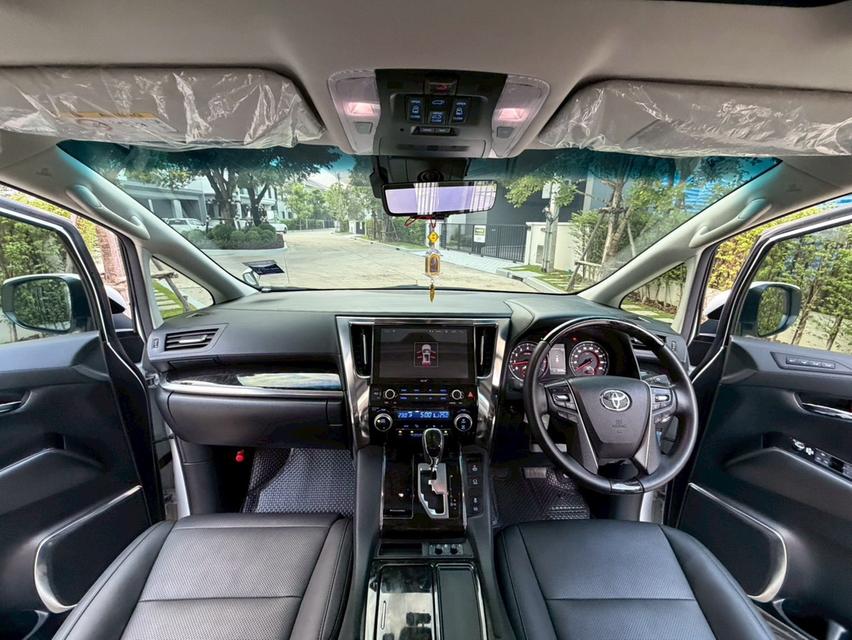 Toyota ALPHARD 2.5 SC PACKAGE ปี 2023 รถมือเดียว สภาพป้ายแดง กลิ่นใหม่ยังอยู่ 6