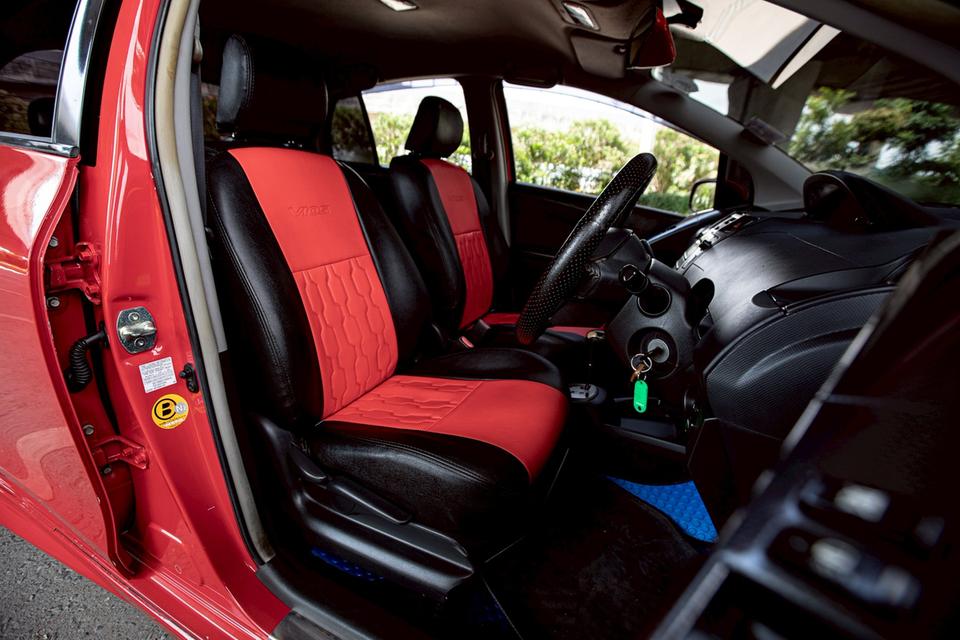 Toyota Yaris 1.5E ปี 2006 เกียร์ Auto สีแดง  12