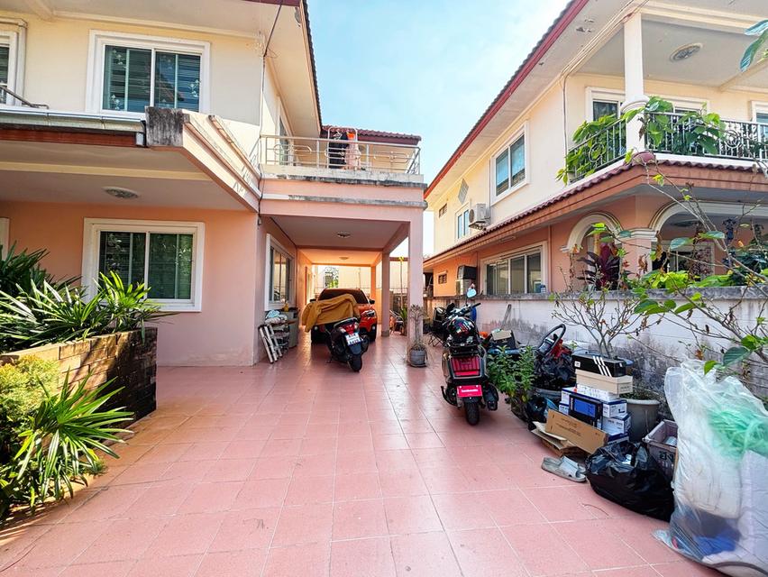 หมู่บ้านภิภาพร 2 ถนนเลียบคลอง 5 ต.คลองห้า อ.คลองหลวง จ. ปทุมธานี 5