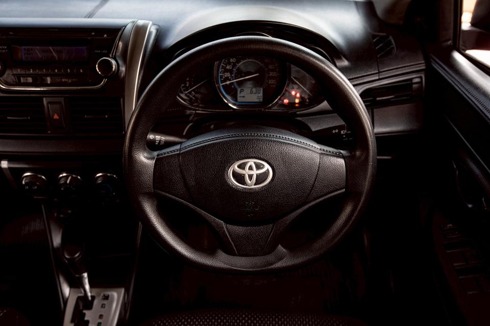Toyota Vios 1.5J ปี 2013 สีแดง เกียร์ออโต้  18