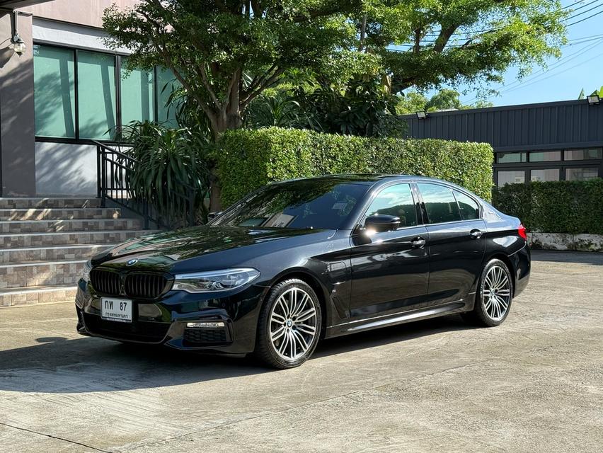2019 BMW 530e MSPORT รถออกศูนย์ BMW THAILAND รถวิ่งน้อยเพียง 9X,XXX กม รถเข้าศูนย์ตามระยะ รถไม่เคยมีอุบัติเหตุครับ 2