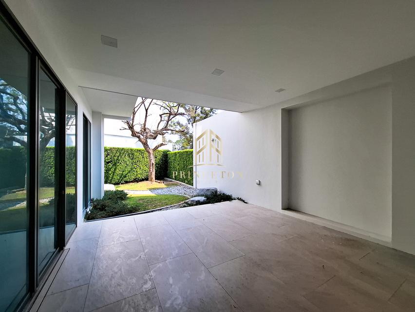 VIVE Rama 9 â Luxurious 3-Story Home in Modern Japanese Design 3