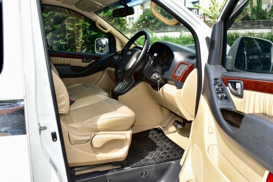 Hyundai Grand Starex 2.5Vip ปี12 10