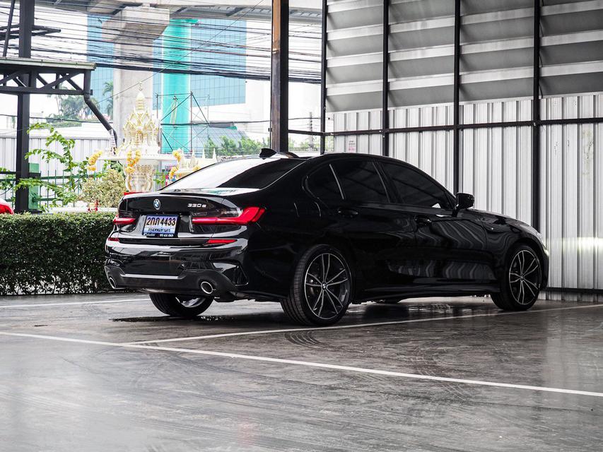 BMW Series 3 330E M Sport ปี 2020 สีดำ 4