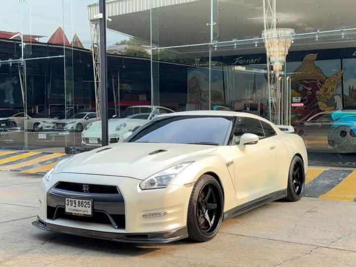 Nissan GT-R สวยจัดๆ 3